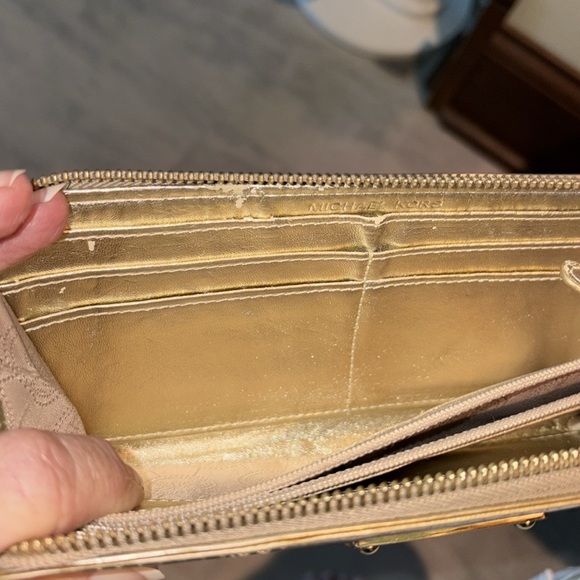 Michael Kors  wallet  long wallet  zippy wallet  leather  gold metallic monogram - Picture 13 of 17